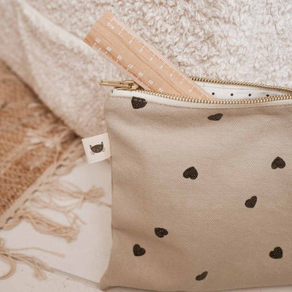 Clutch "Lili" in natur mit schwarzen Herzen von Rose in April - ideale Geschenkidee