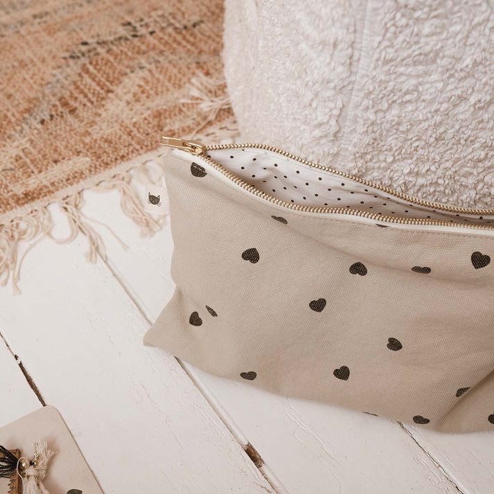 Clutch "Lili" in natur mit schwarzen Herzen von Rose in April - waschbar bei 30 Grad