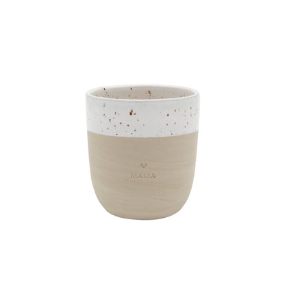 Becher Mama von Eulenschnitt – handgemachter Steingutbecher mit Schriftzug Mama