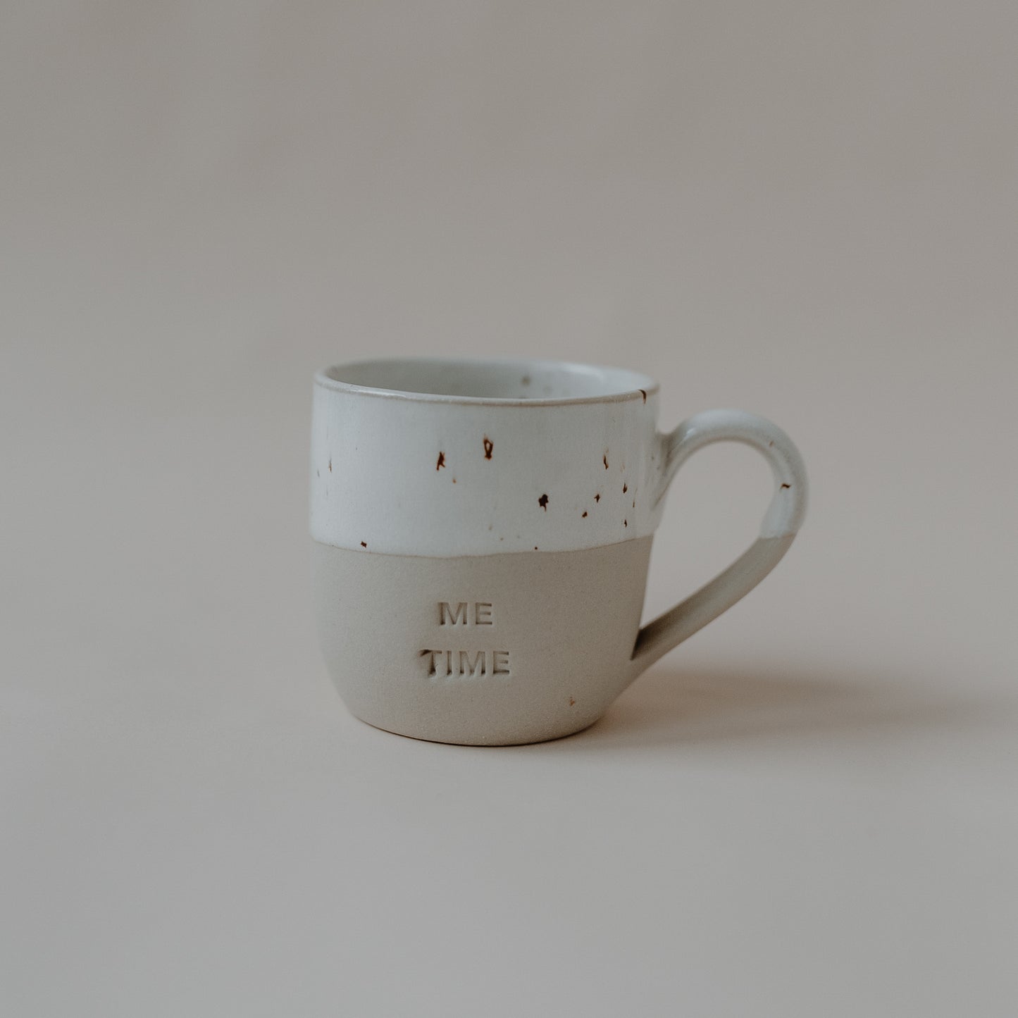 Espressotasse Me Time von Eulenschnitt – minimalistisches Design mit inspirierendem Schriftzug