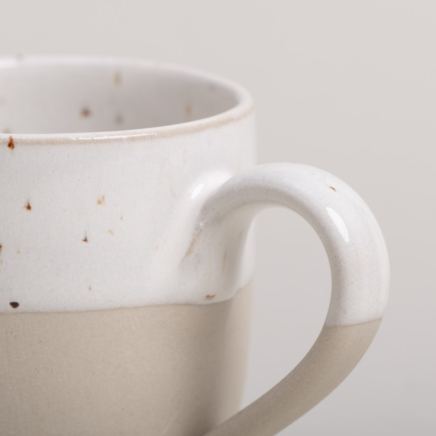 Handgefertigte Espressotasse Mama von Eulenschnitt mit individueller Glasur