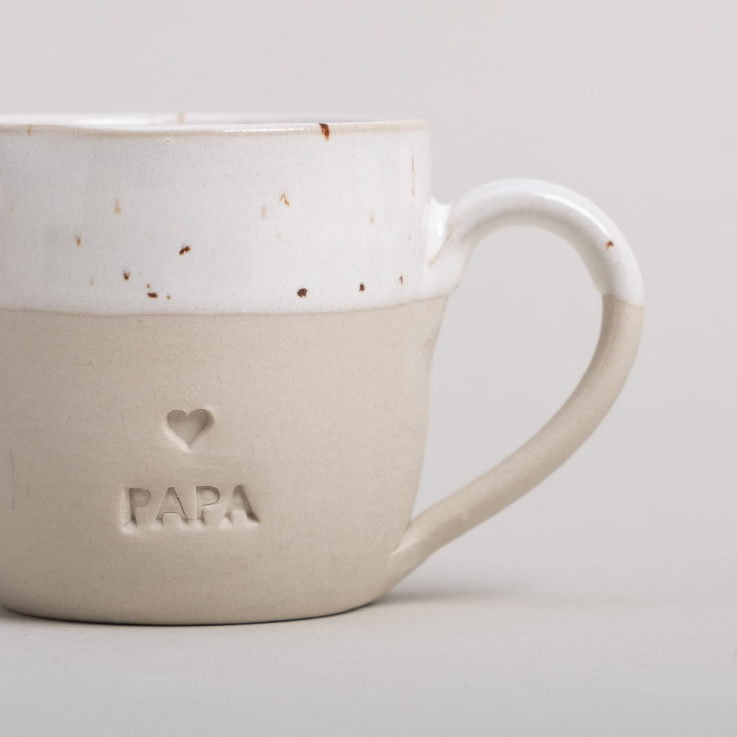 Handgefertigte Espressotasse Papa von Eulenschnitt mit individueller Glasur