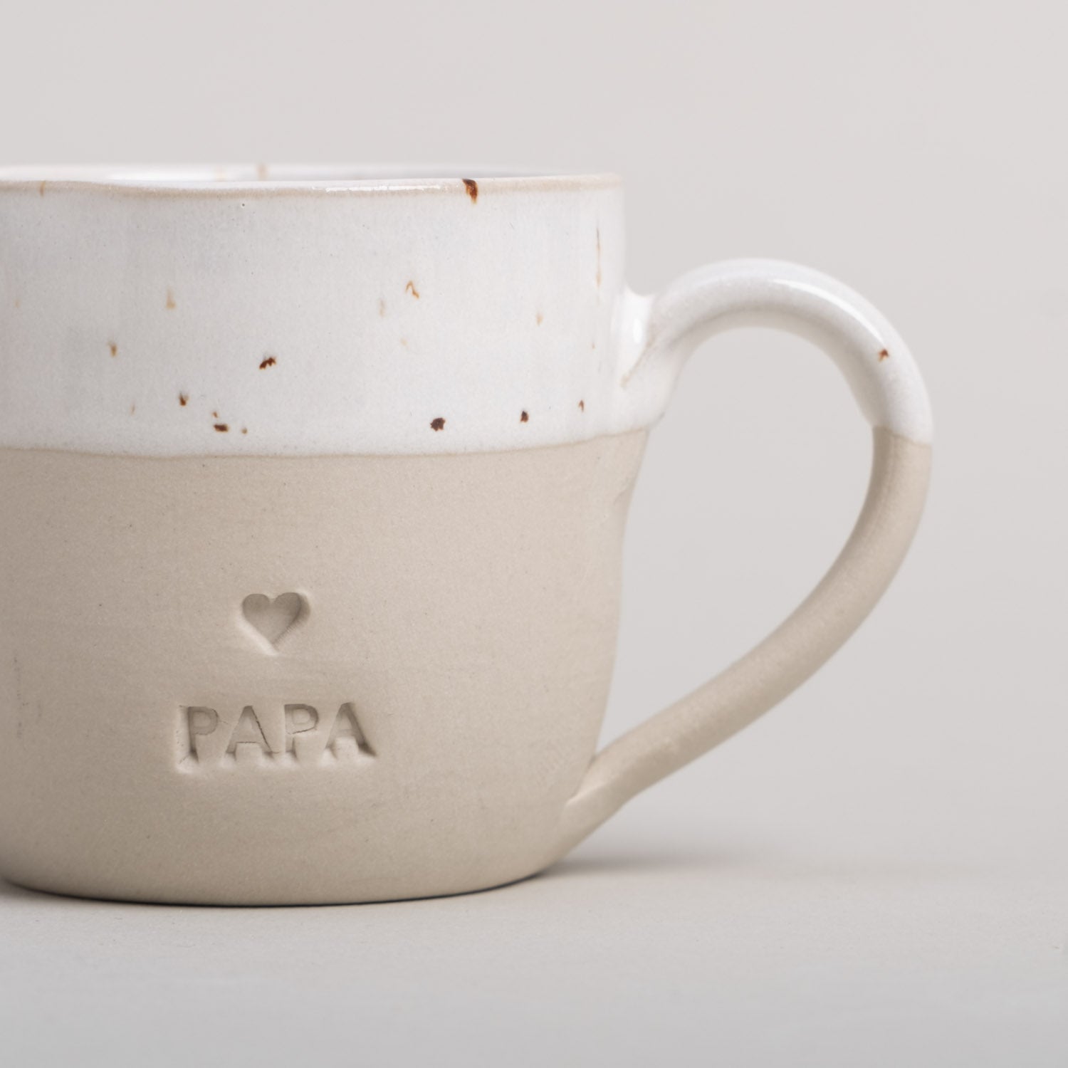 Handgefertigte Espressotasse Papa von Eulenschnitt mit individueller Glasur