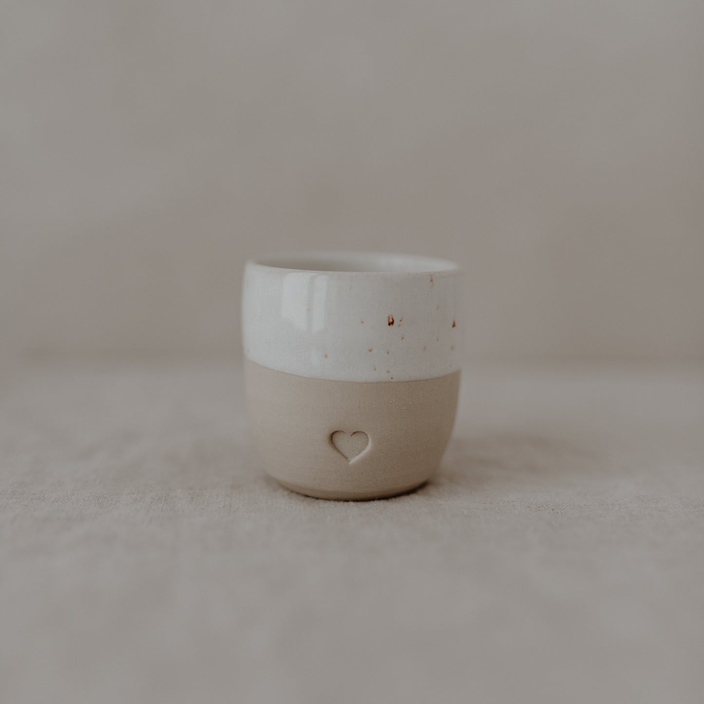 Handgefertigter Espressobecher Herz von Eulenschnitt mit individueller Glasur