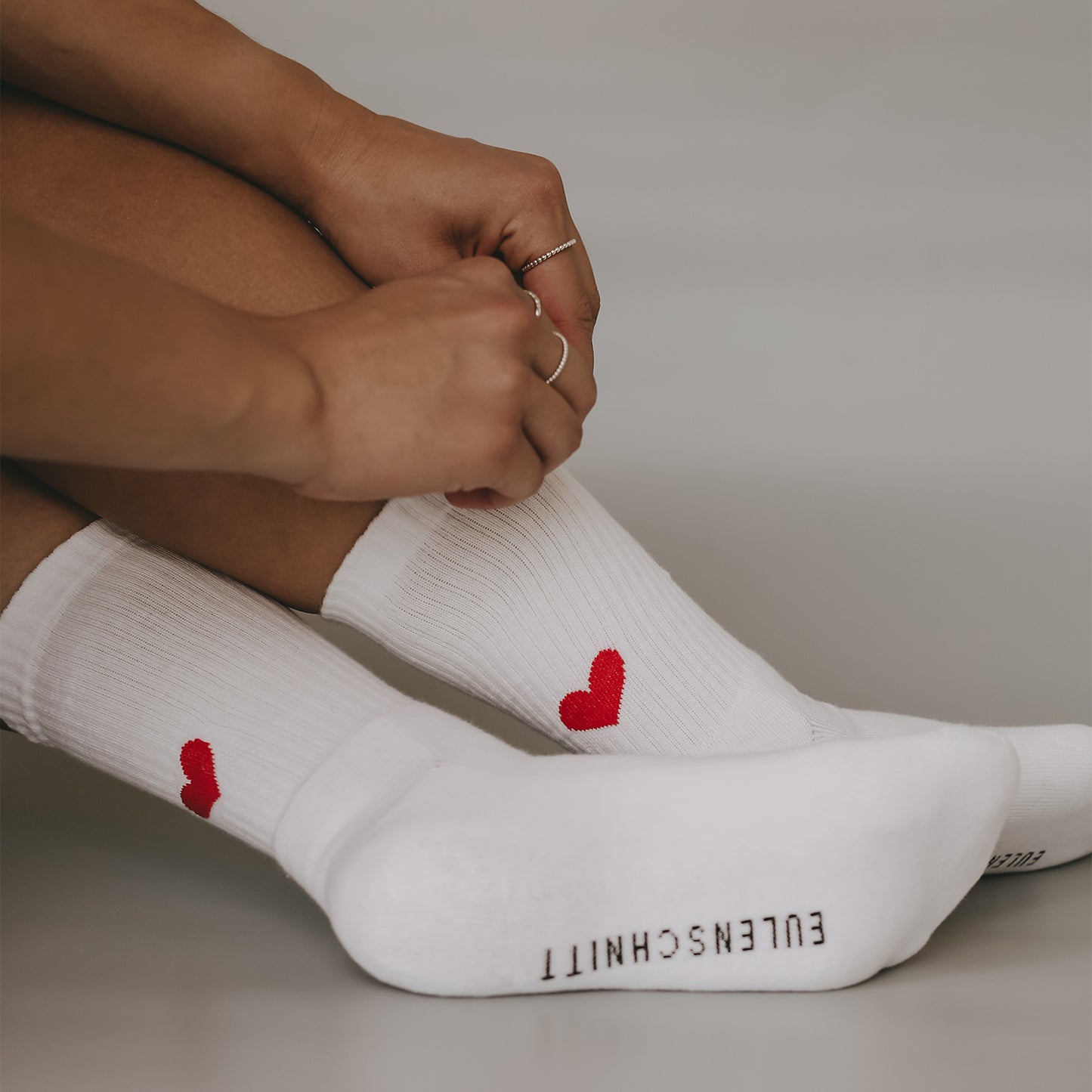 Socken mit rotem Herz, ideale Passform