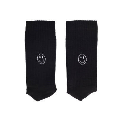 Schwarze Socken mit Smiley in weiß von Eulenschnitt –aus 80% Bio Baumwolle