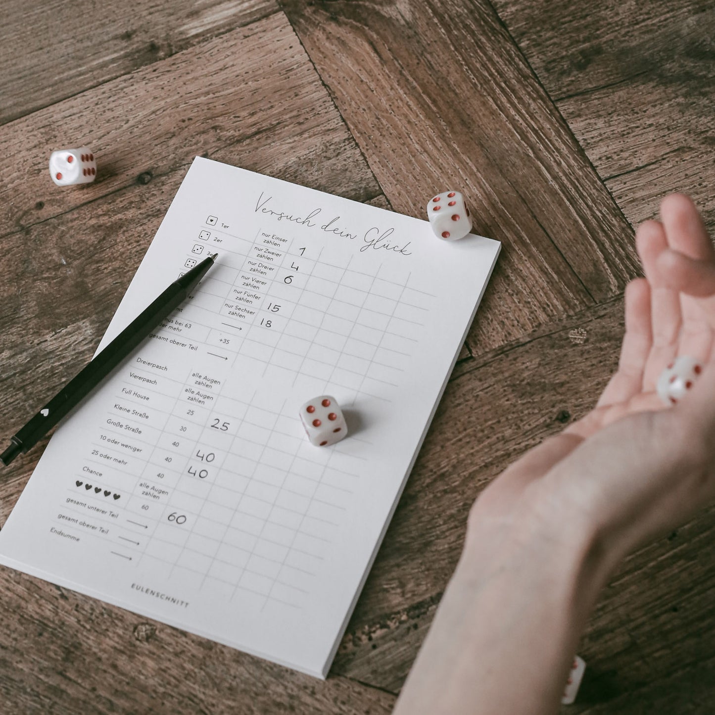 Spielblock "Versuch dein Glück" von Eulenschnitt - Anwendungsbeispiel mit Würfeln