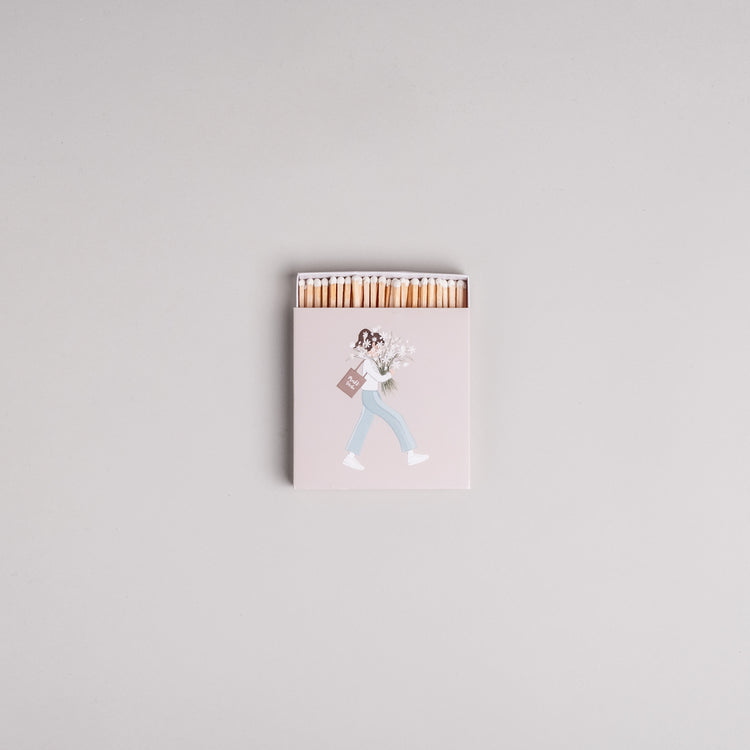 Streichhölzer "Blumenmädchen" von Eulenschnitt - Vorderseite mit Blumenmädchen