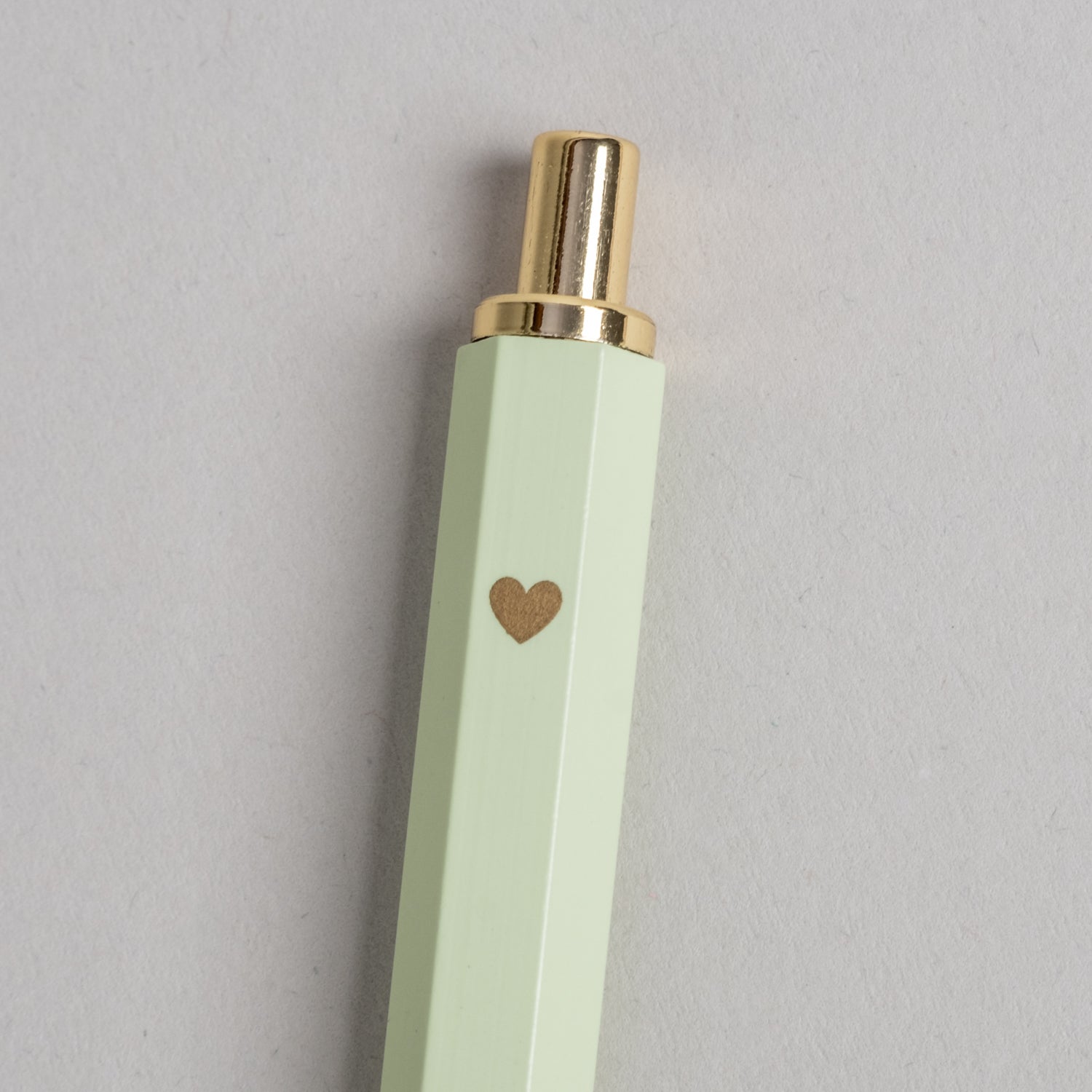 Herz Kugelschreiber Matcha – minimalistisches Design und Herzchen