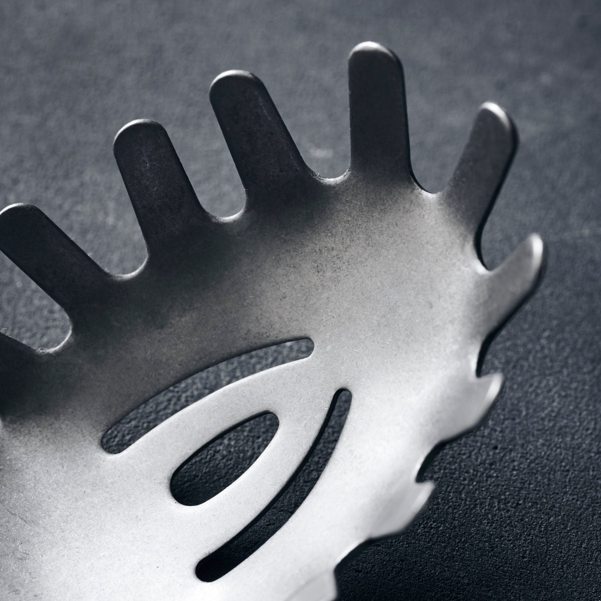 Pastalöffel "Daiy" von Nicolas Vahé - Material Edelstahl im industriallook mit weichen Zacken